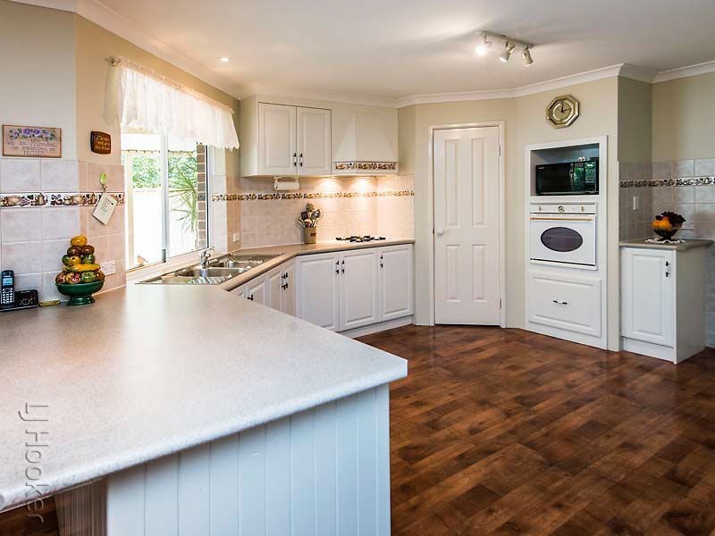 18 Jubata Court, Maida Vale WA 6057