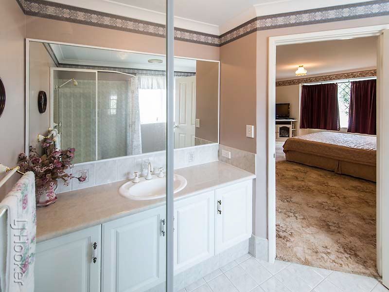 18 Jubata Court, Maida Vale WA 6057