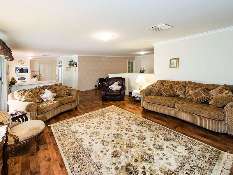 18 Jubata Court, Maida Vale WA 6057