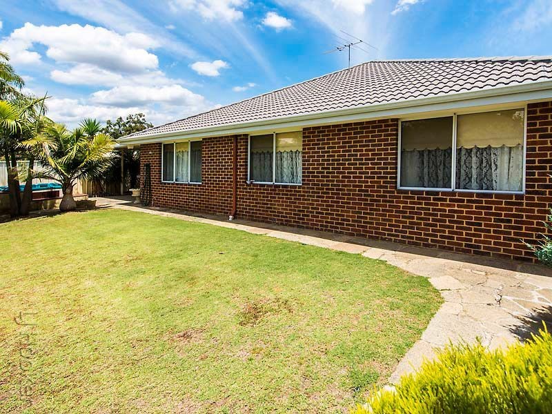 18 Jubata Court, Maida Vale WA 6057