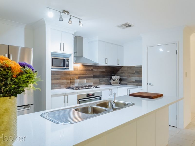 6 Malmaison Way, Landsdale WA 6065