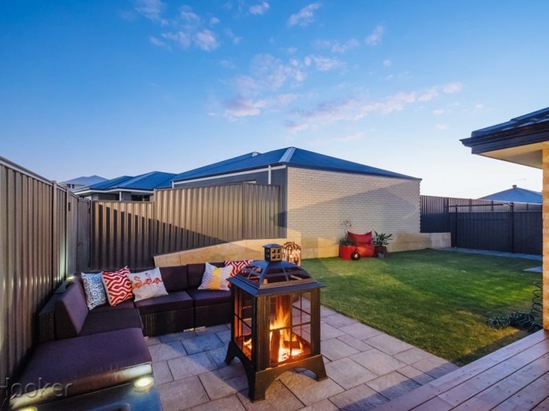 6 Malmaison Way, Landsdale WA 6065