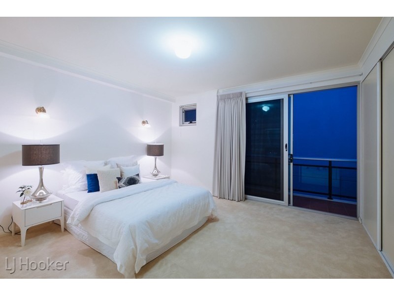 10/1 Henry Lawson Walk, East Perth WA 6004