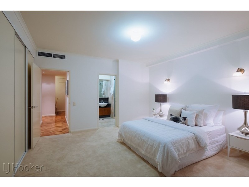 10/1 Henry Lawson Walk, East Perth WA 6004