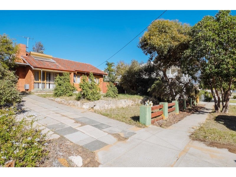 17 Fermaner Street, Karrinyup WA 6018