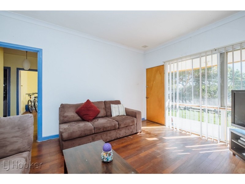 17 Fermaner Street, Karrinyup WA 6018