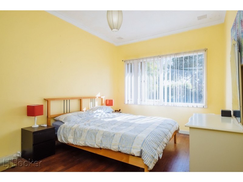 17 Fermaner Street, Karrinyup WA 6018