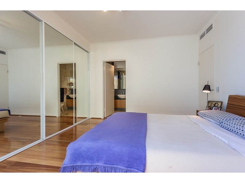 20/1 Henry Lawson Walk, East Perth WA 6004