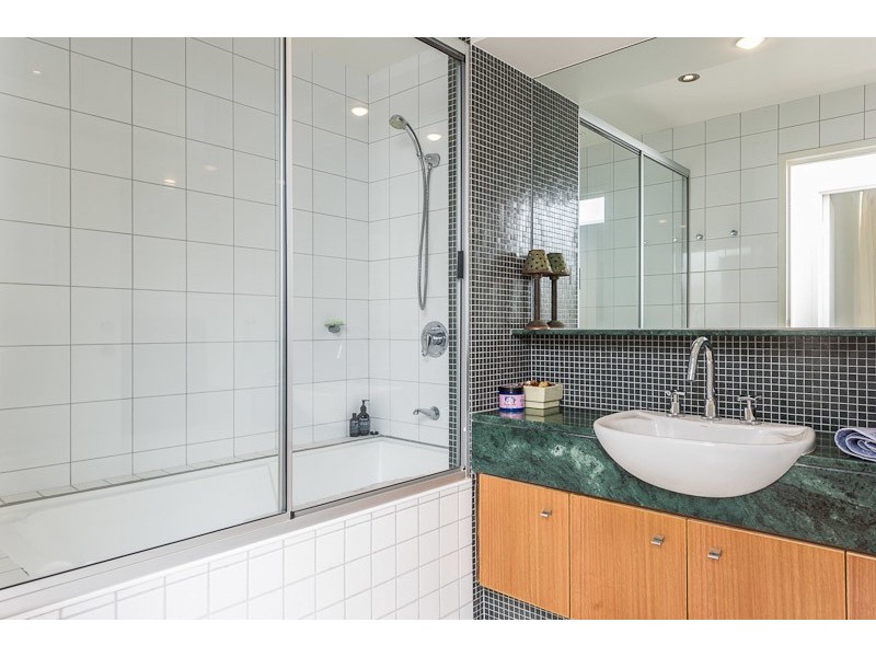 20/1 Henry Lawson Walk, East Perth WA 6004