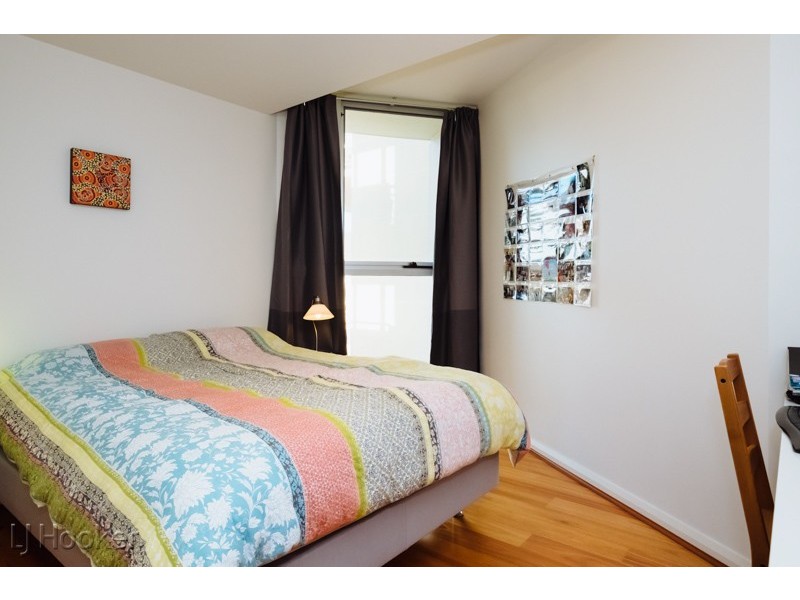 20/1 Henry Lawson Walk, East Perth WA 6004