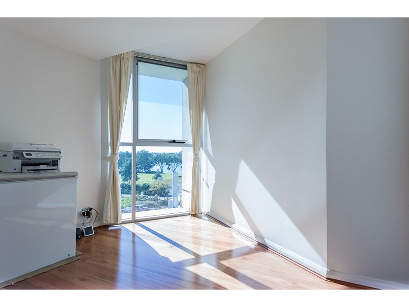 20/1 Henry Lawson Walk, East Perth WA 6004