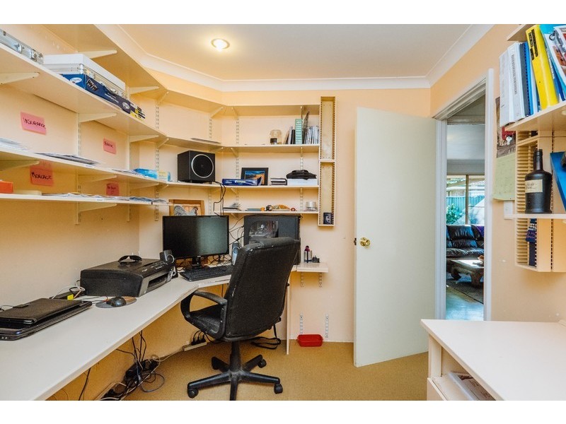 8 Coachwood Gardens, Ballajura WA 6066