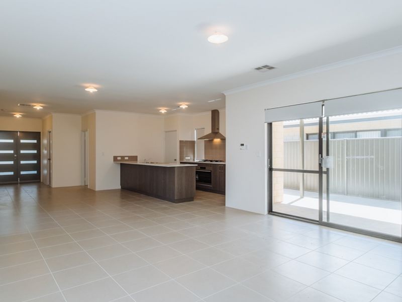 42 Silvershot Avenue, Harrisdale WA 6112