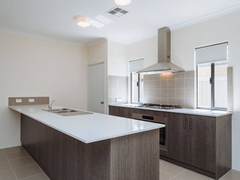 42 Silvershot Avenue, Harrisdale WA 6112