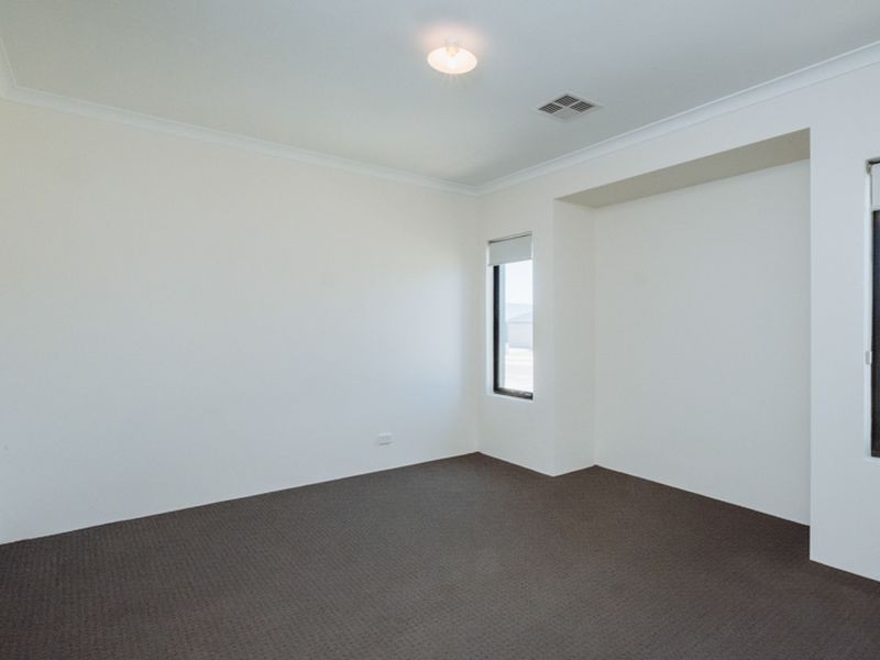 42 Silvershot Avenue, Harrisdale WA 6112