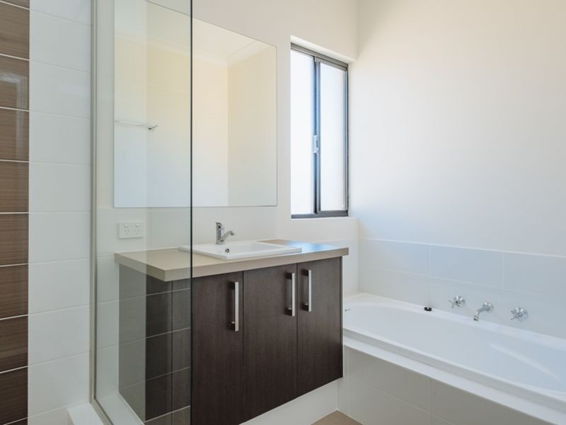 42 Silvershot Avenue, Harrisdale WA 6112