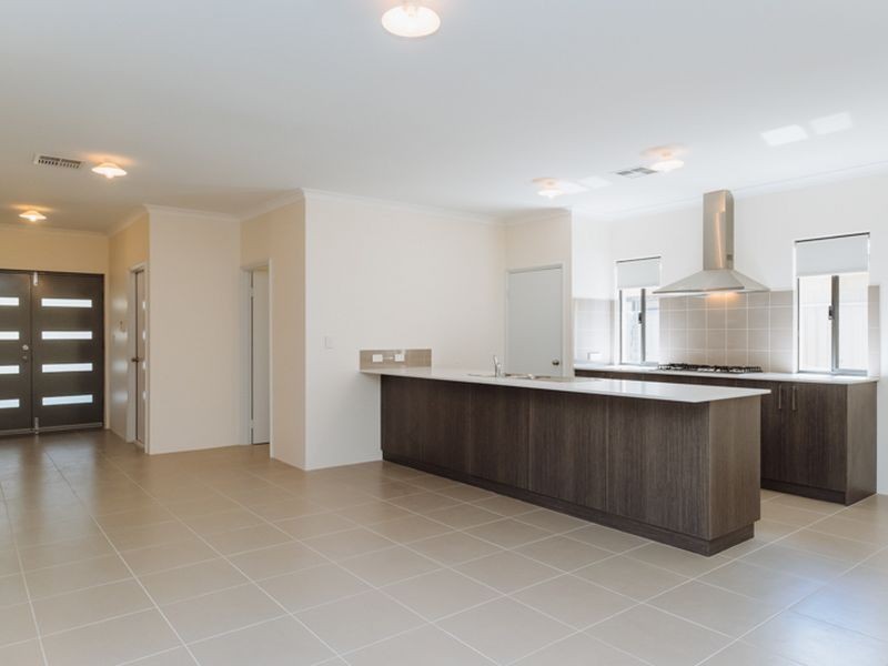 42 Silvershot Avenue, Harrisdale WA 6112