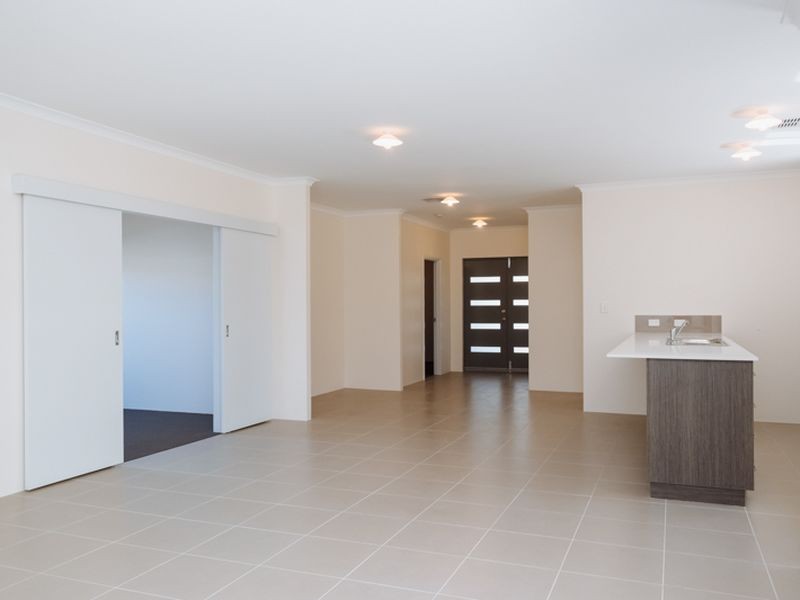 42 Silvershot Avenue, Harrisdale WA 6112