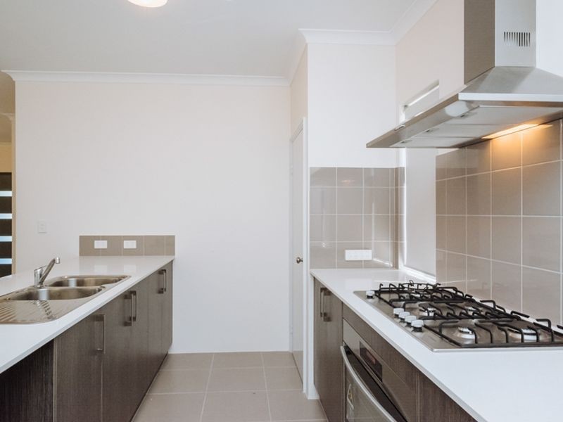 42 Silvershot Avenue, Harrisdale WA 6112