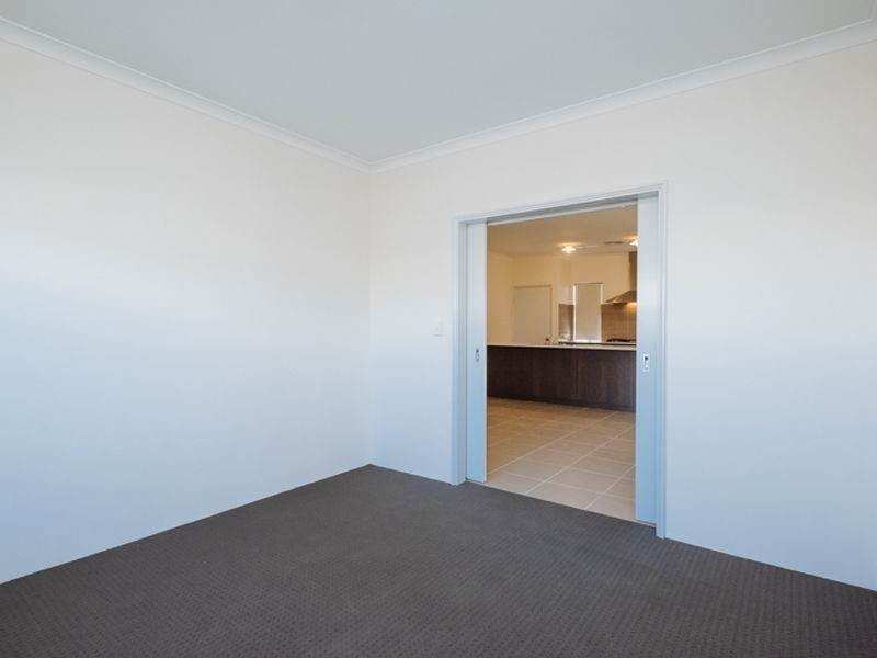 42 Silvershot Avenue, Harrisdale WA 6112