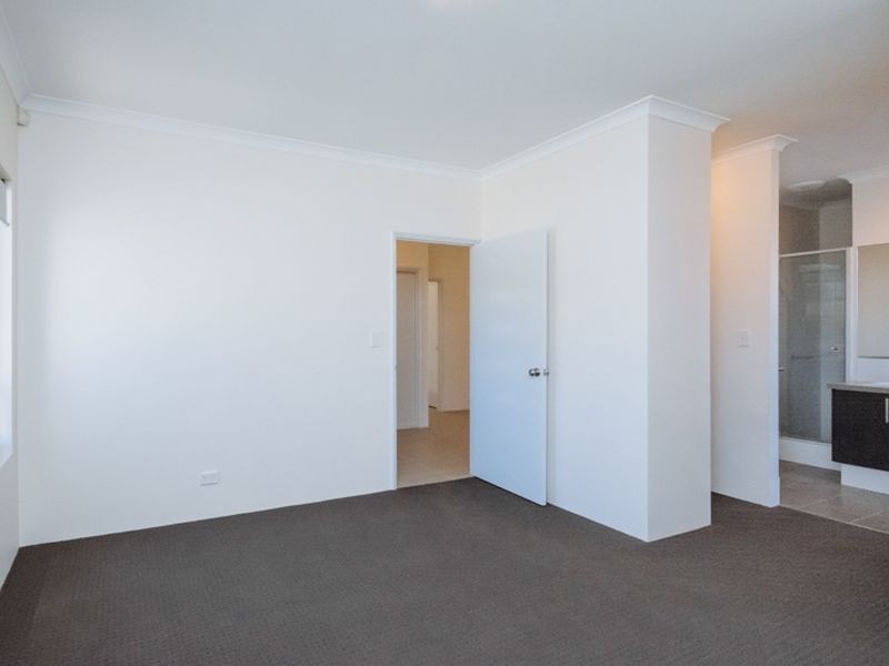 42 Silvershot Avenue, Harrisdale WA 6112