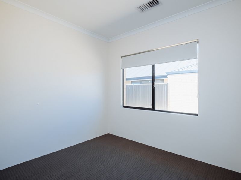 42 Silvershot Avenue, Harrisdale WA 6112