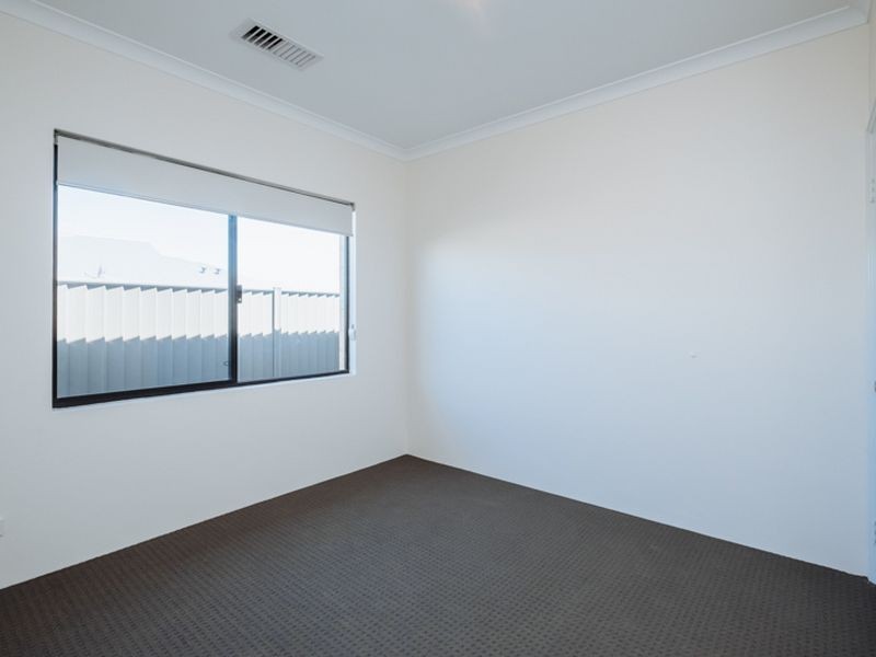 42 Silvershot Avenue, Harrisdale WA 6112