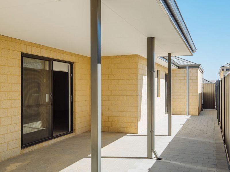 42 Silvershot Avenue, Harrisdale WA 6112