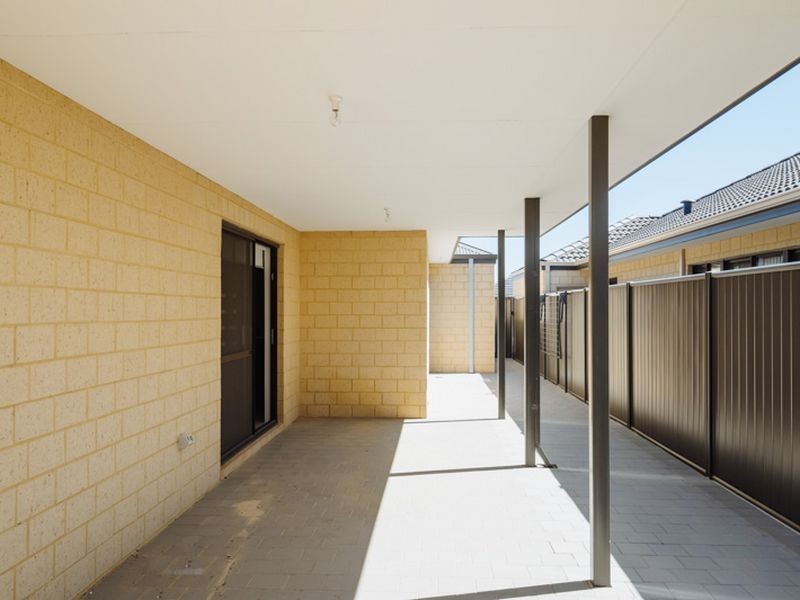 42 Silvershot Avenue, Harrisdale WA 6112