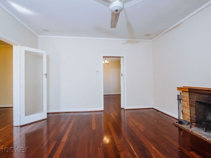 22 Davy Street, Alfred Cove WA 6154