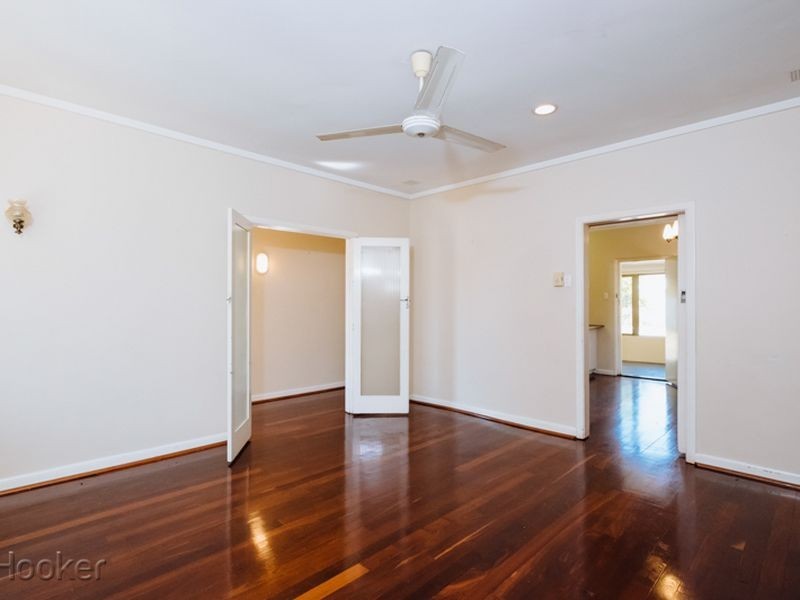 22 Davy Street, Alfred Cove WA 6154