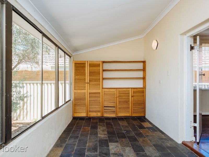 22 Davy Street, Alfred Cove WA 6154