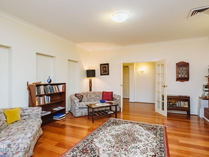 43 Pepler Avenue, Salter Point WA 6152