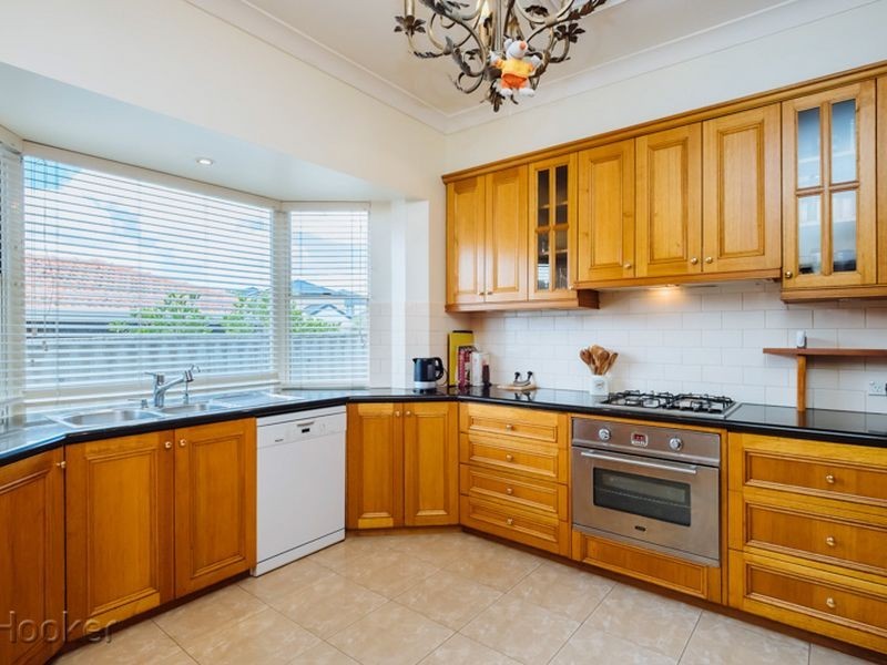 43 Pepler Avenue, Salter Point WA 6152