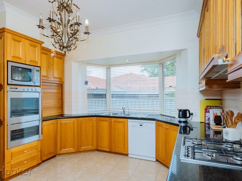 43 Pepler Avenue, Salter Point WA 6152