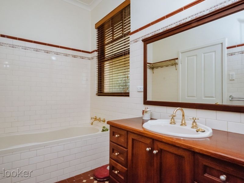 43 Pepler Avenue, Salter Point WA 6152