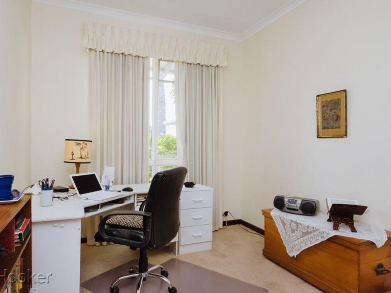 43 Pepler Avenue, Salter Point WA 6152