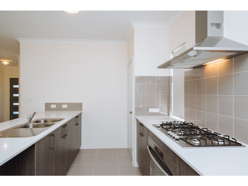 42 Silvershot Avenue, Harrisdale WA 6112