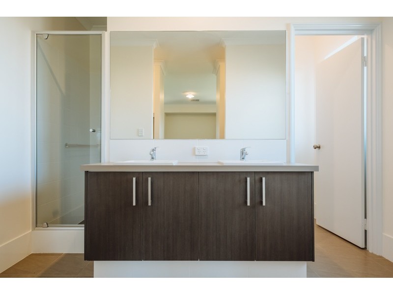 42 Silvershot Avenue, Harrisdale WA 6112