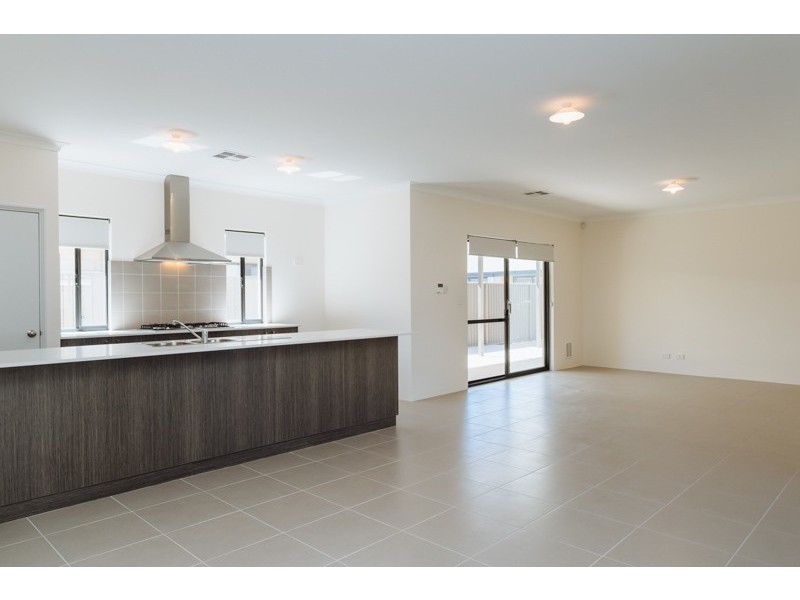 42 Silvershot Avenue, Harrisdale WA 6112