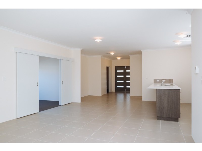 42 Silvershot Avenue, Harrisdale WA 6112