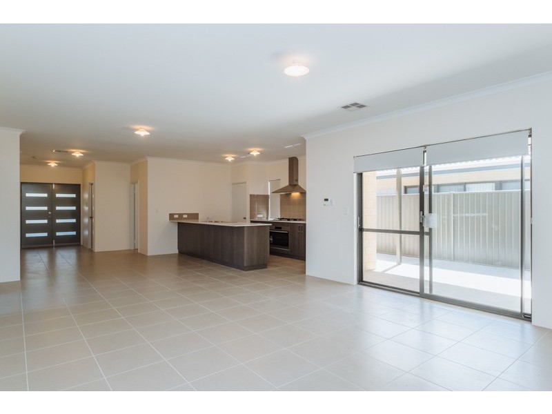 42 Silvershot Avenue, Harrisdale WA 6112