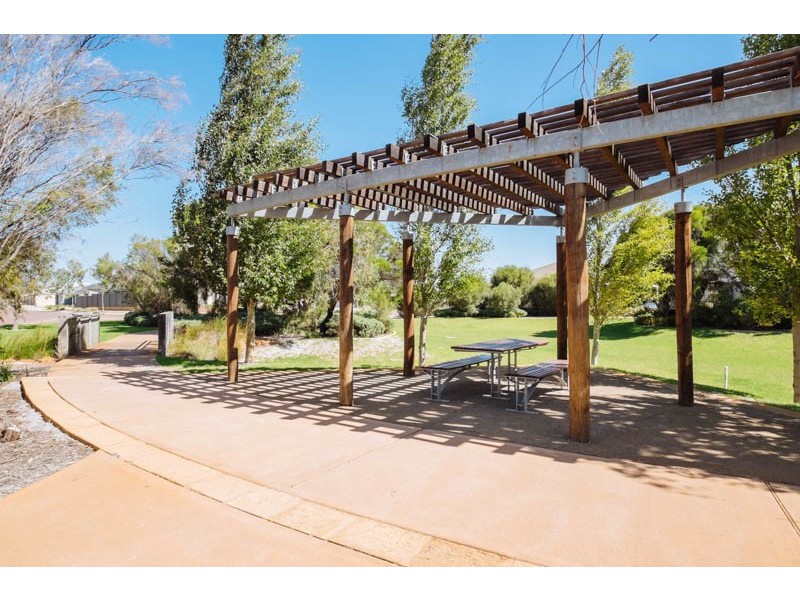 42 Silvershot Avenue, Harrisdale WA 6112