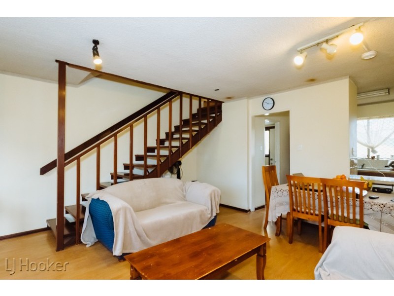 10/4 Ryrie Avenue, Como WA 6152