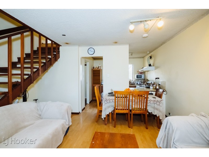 10/4 Ryrie Avenue, Como WA 6152