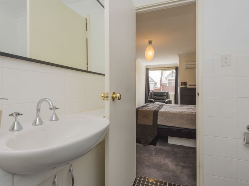 17/39 Bronte Street, East Perth WA 6004