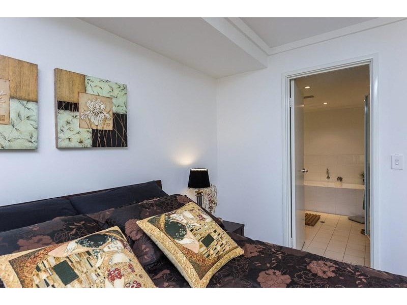 21/138 Mounts Bay Road, Perth WA 6000