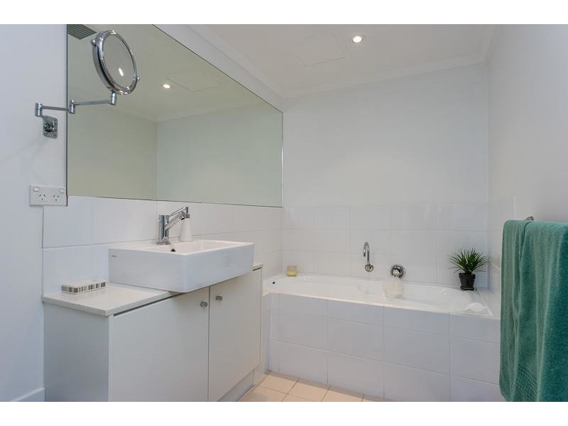 21/138 Mounts Bay Road, Perth WA 6000