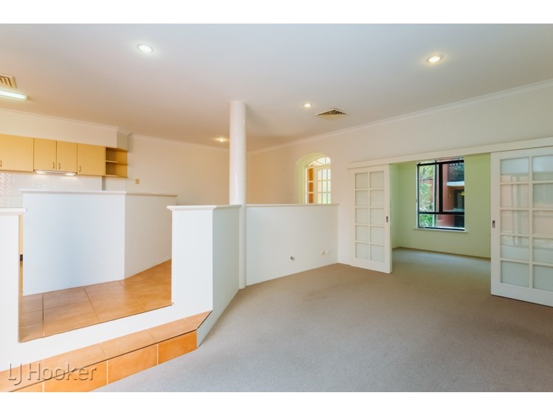 6 Flagstaff Lane, East Perth WA 6004