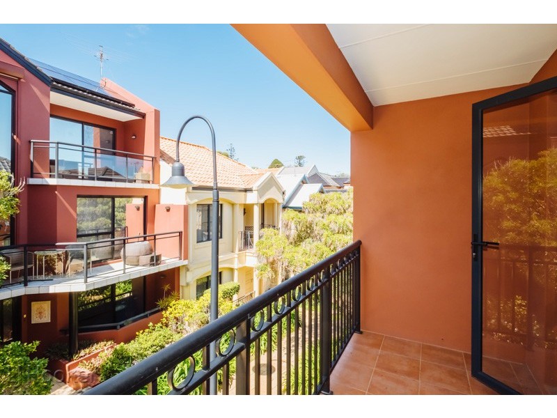 6 Flagstaff Lane, East Perth WA 6004